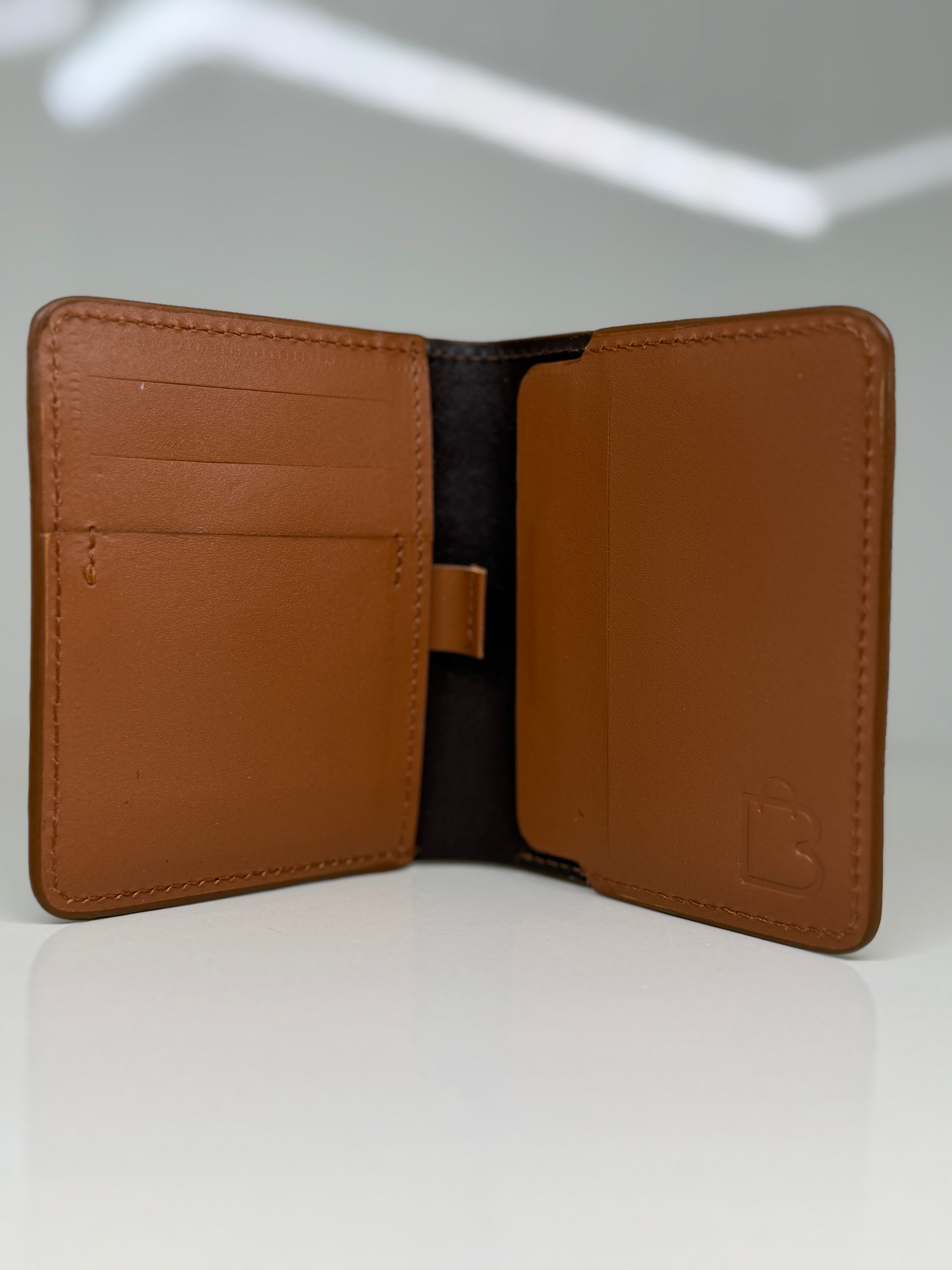 Kingsman Fold | Premium Bazaro Handmade Magnetic  Leather Wallet